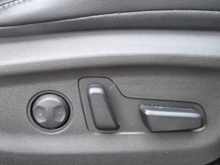 2019 Hyundai KONA 64kWh Premium SE SUV 5dr Electric Auto (7kW Charger) (204 ps) HATCHBACK ELECTRI...