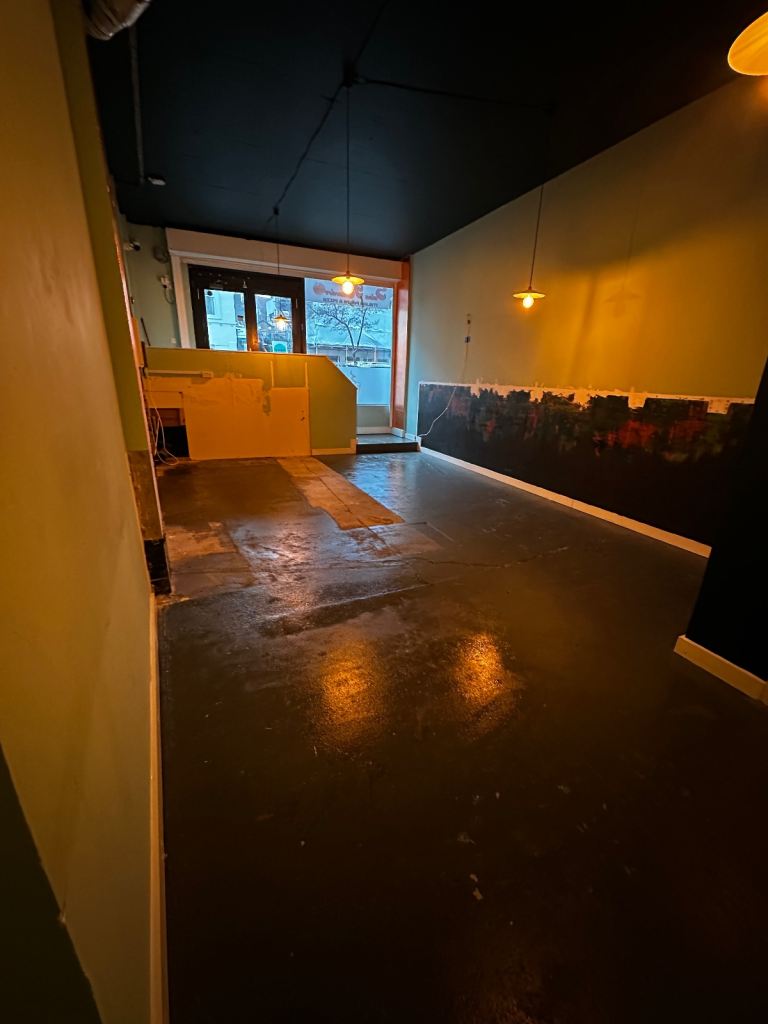 E-Class Commercial Unit – Lease for Sale