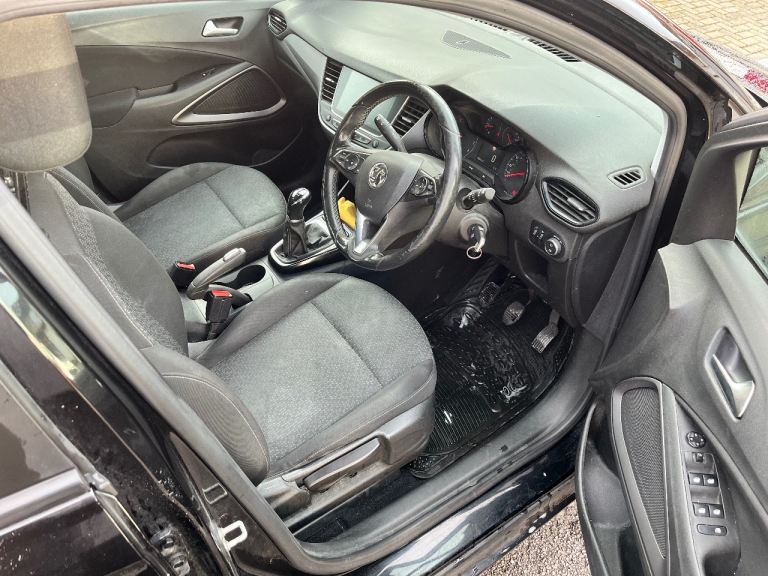VAUXHALL CROSSLAND X SE 2018 1.2 PETROL BLACK PORTSMOUTH 