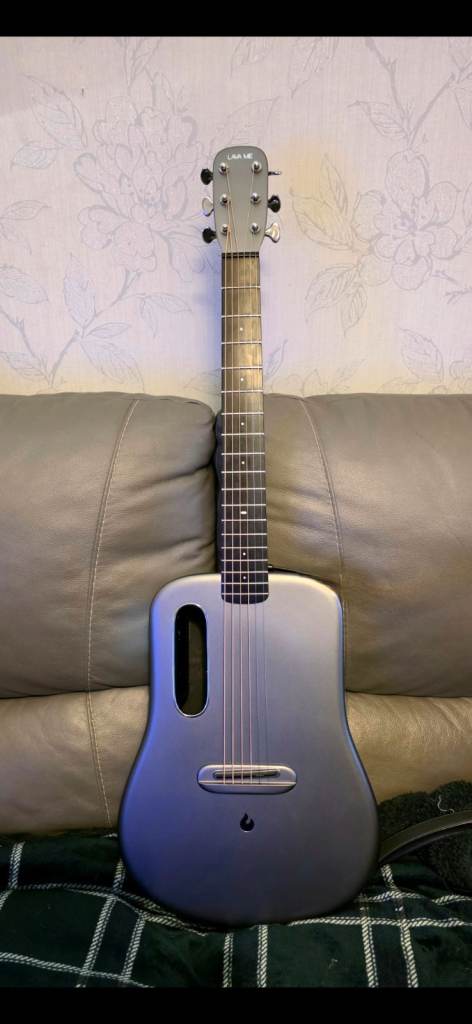 Cracking Smart Electro Acoustic Guitar With Built-in FX 