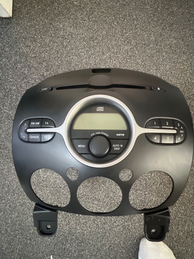 Mazda 2 original stereo