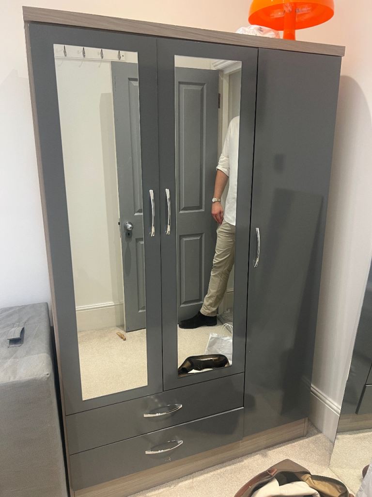 Grey Mirrored Wardrobe with Drawers – Good Condition