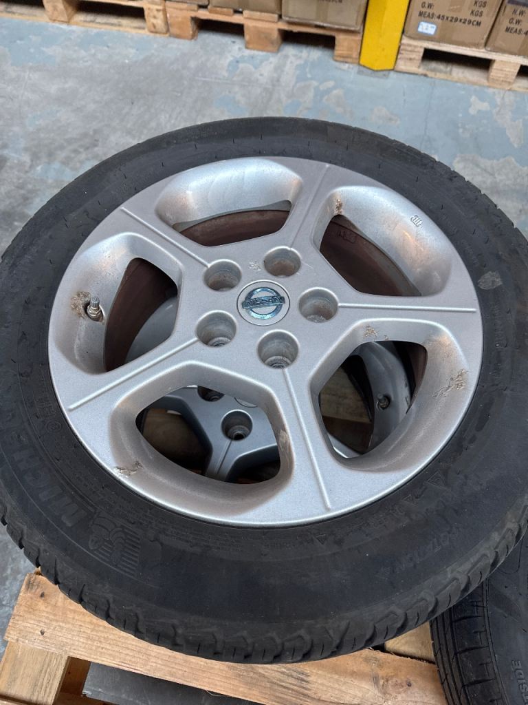 Nissan alloys leaf other new tyres 