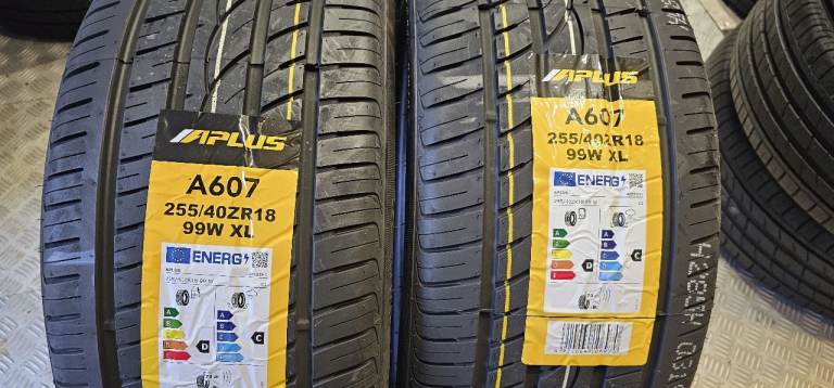 255 40 18   2 x NEW! tyres APlus A607 M+S All Seasons
