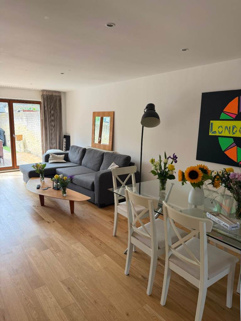 Large Double Bedroom - London Bridge