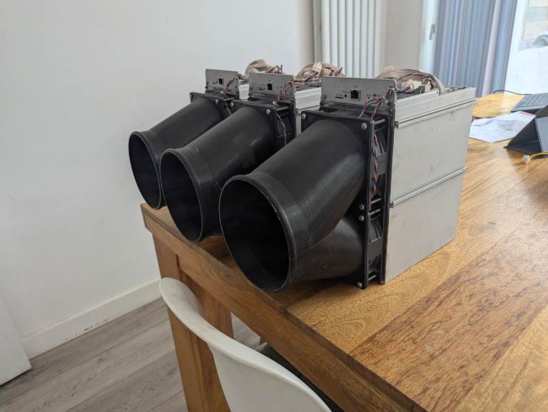 3 x Bitmain Antminer Z15 420KSol/s Crypto Miners + PSUs & Cooling Equipment - Good condition