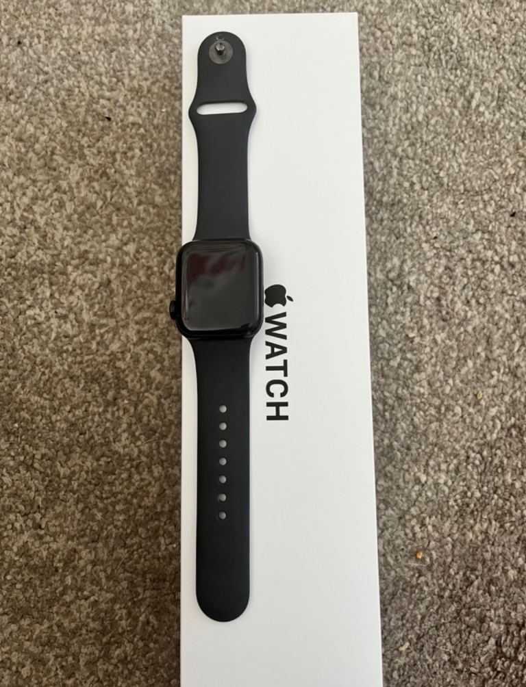 Apple Watch SE 2022 Black Excellent condition 
