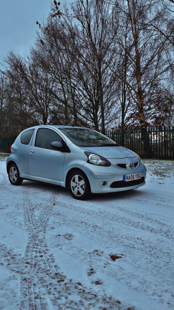 Toyota AYGO 1.0 cheap to run ulez compliant hatchback NOT igo Yaris avensis Nissan i10 Hyundai