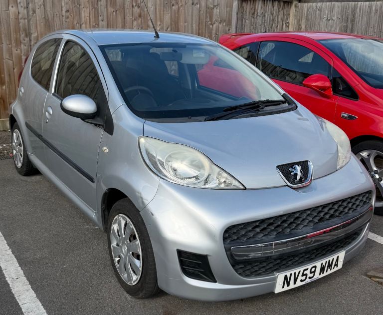 Peugeot, 107, Hatchback, 2010, Manual, 998 (cc), 5 doors