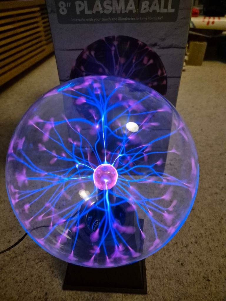 image for Rrp £30 New boxed Global Gizmos 8 Inch Mega Plasma Ball, Touch Sensitive & Sound Activated