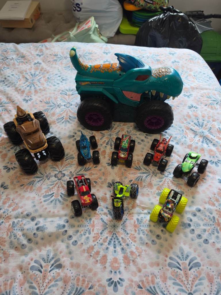 Hot Wheels Monster Trucks Bundle