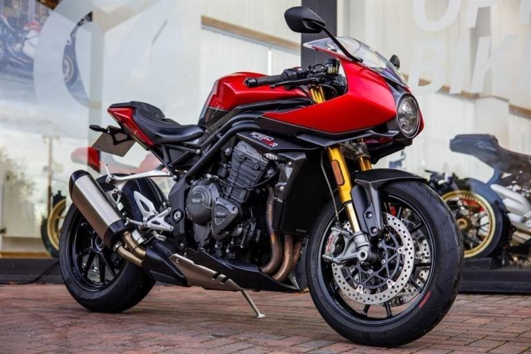 Triumph Speed Triple 1200 RR ! CARBON ! OHLINS ! STUNNING