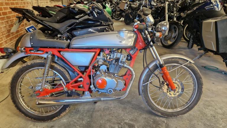 2013 13 SKYTEAM 24 ACE 125 CAFE RACER 24 CLASSIC STYLING RETRO 125cc -800 MILES