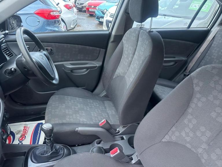 KIA RIO 1.4 5dr 2009