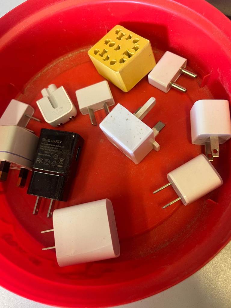 Bundle of Travel Adapters & USB Chargers – Mixed Worldwide Plug Types – NOT TESTED – Job Lot