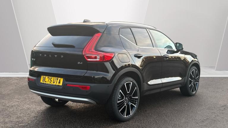  Volvo XC40 2.0 B4 MHEV Ultra Bright DCT Auto Euro 6 (s/s) 5dr Petrol/Electric Hybrid Automatic