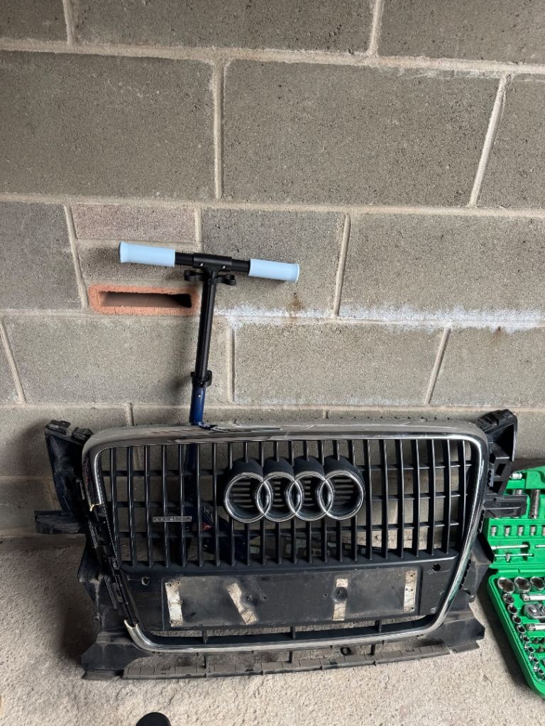 Front grill Audi Q5 2009-2012