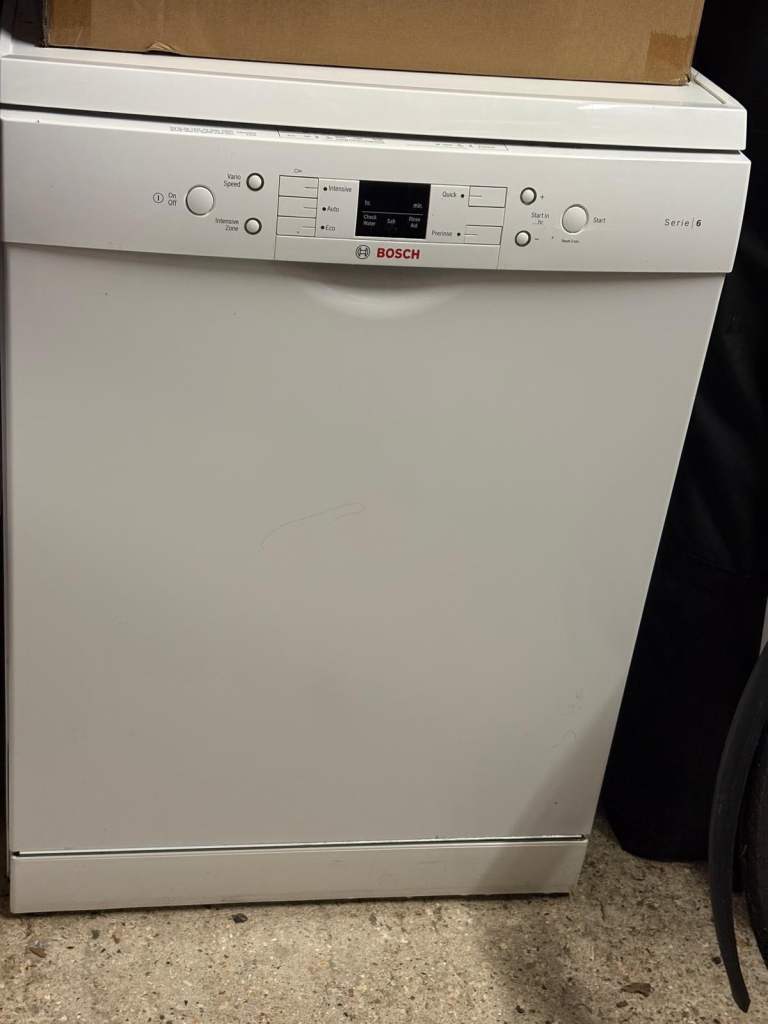 2016 Bosch Serie 6 Freestanding Dishwasher SMS53M02GB