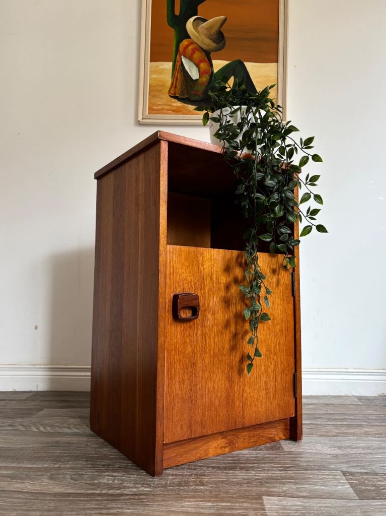* SOLD * Vintage Retro Mid Century Teak Bedside Cabinet 
