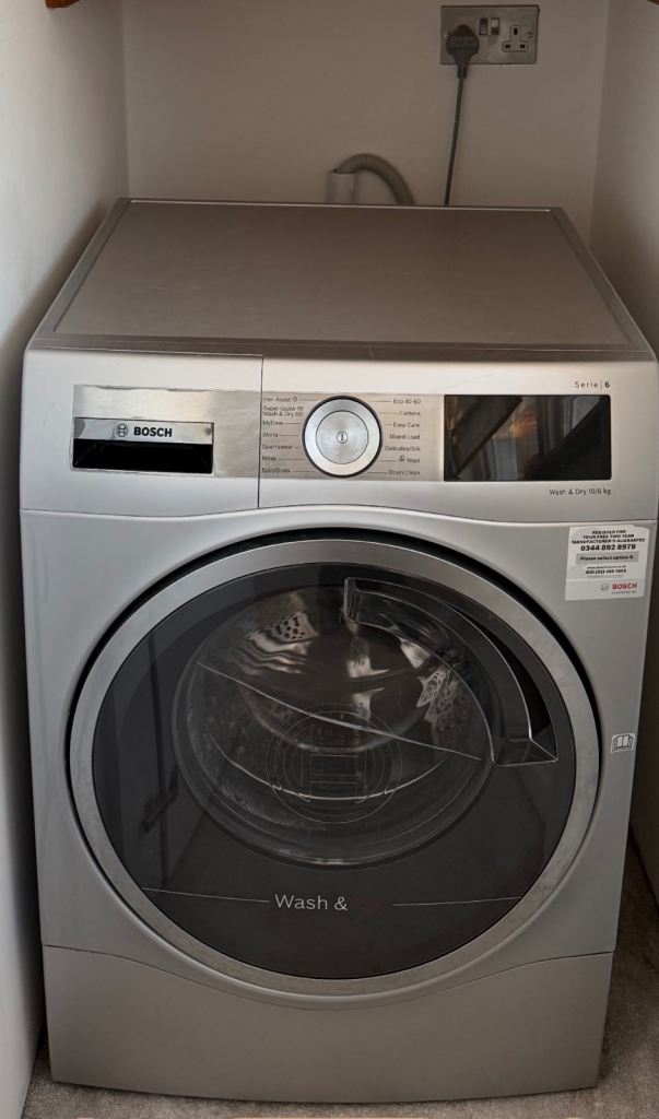Bosch Series 6 Washer Dryer – Silver, Good Condition