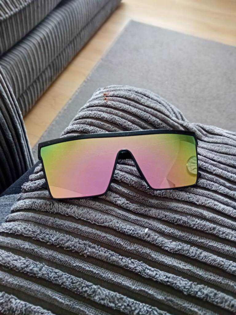 Mens Multicoloured Mirrored Sunglasses – Good Condition