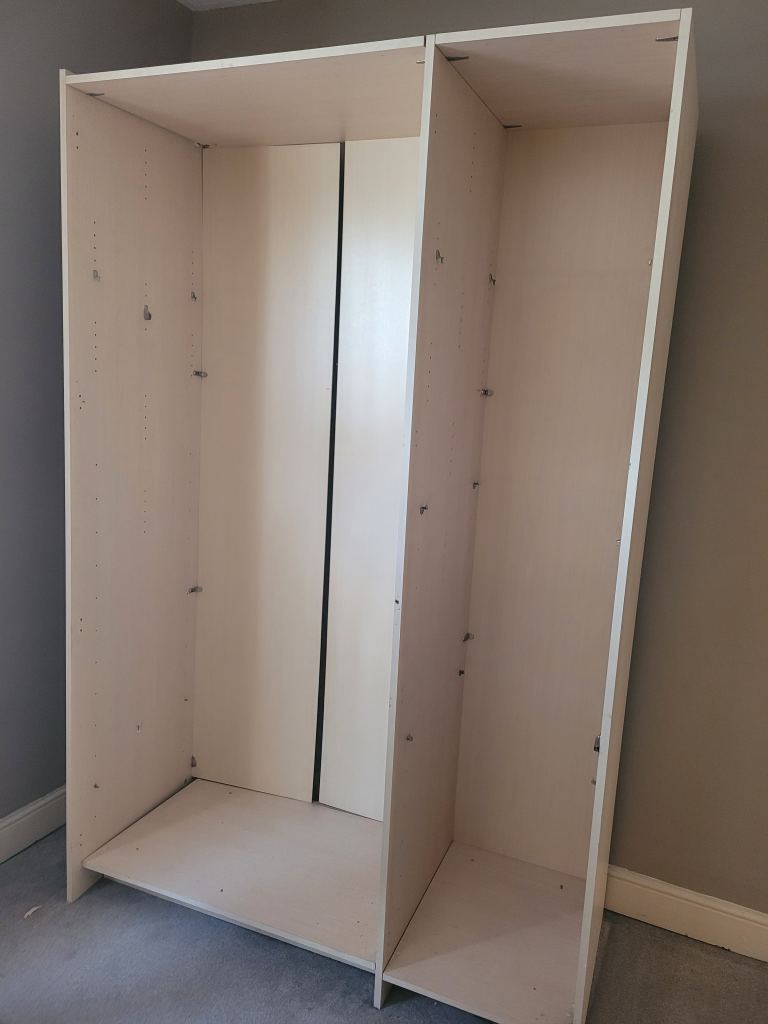 FREE Maple triple Wardrobe with Mirror Door – Good Condition