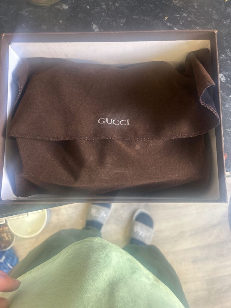 Gucci bag in gucci dust bag –manchester bee  Good Condition