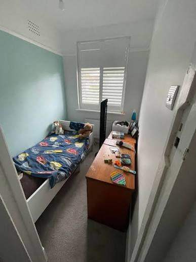 Room to rent in Rayners Lane (HA2) 