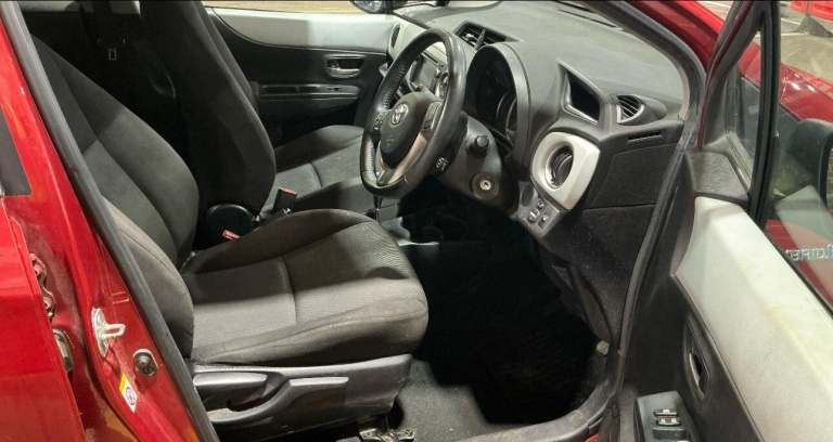 2014 Toyota Yaris 1.5 VVT-h Icon Plus CVT Euro 5 5dr HATCHBACK Petrol/Electric Hybrid Automatic