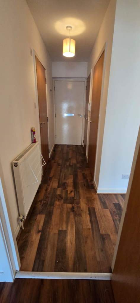 A well-presented two-bedroom unfurnished flat available to rent in Paisley