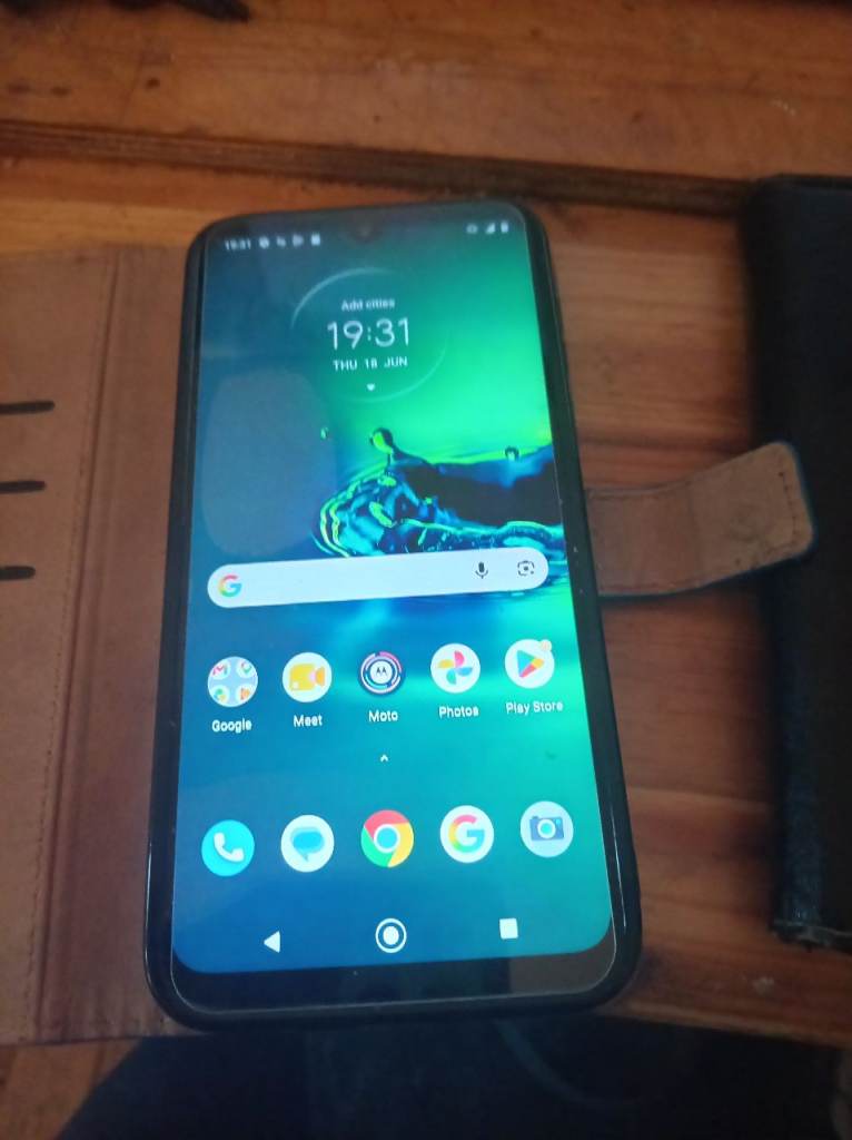 Motorla G8 plus mobile phone 64gb