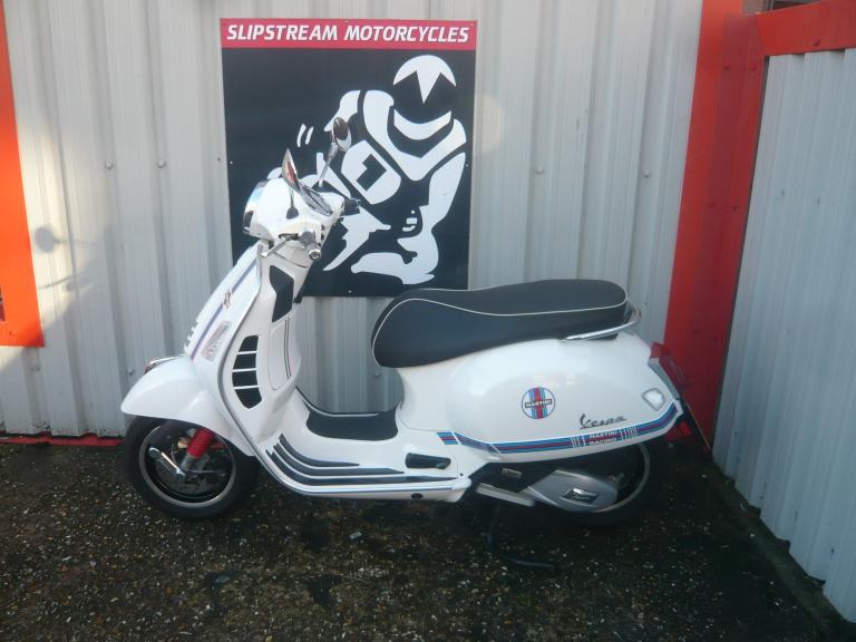 Piaggio Vespa GTS 125 SUPER ONLY 634 MILES 2021 LEARNER LEGAL SCOOTER 50 SH N X 