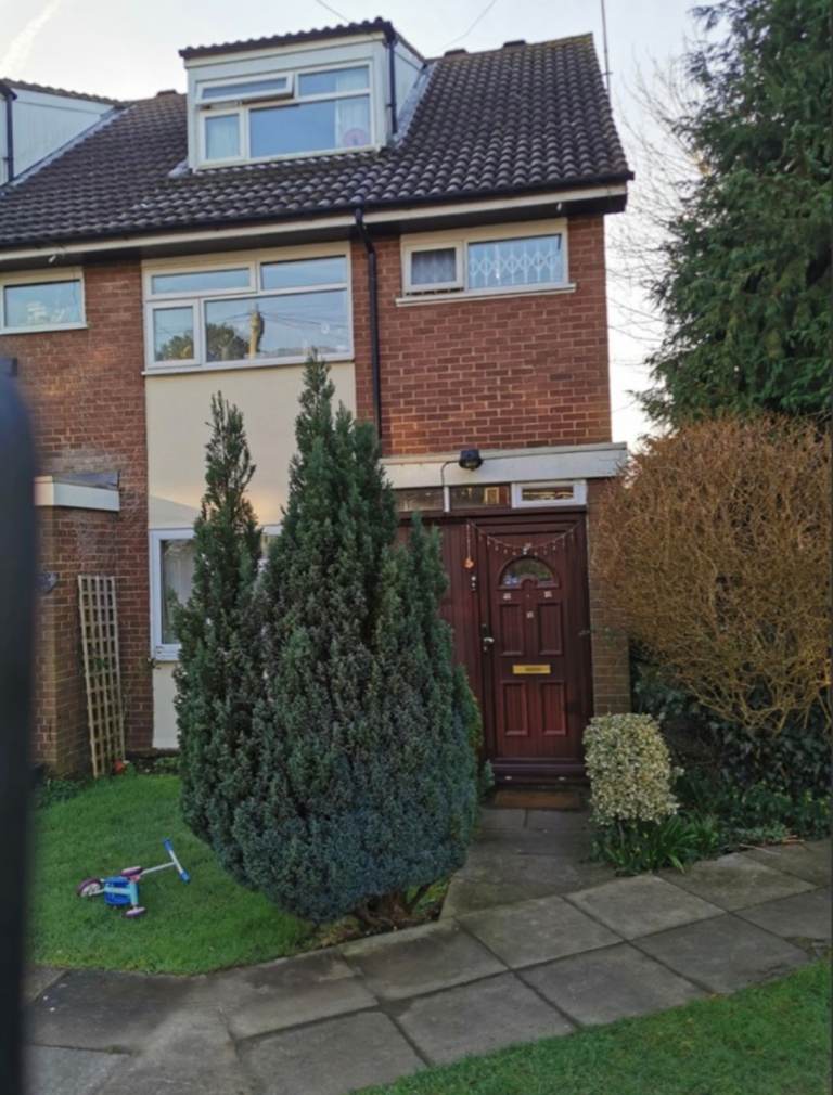 Redecorated 2 Bed 2 bath property available now