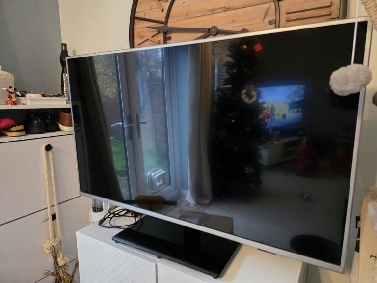 Philips 43PUS6754 43" Smart Ambilight 4K Ultra HD TV