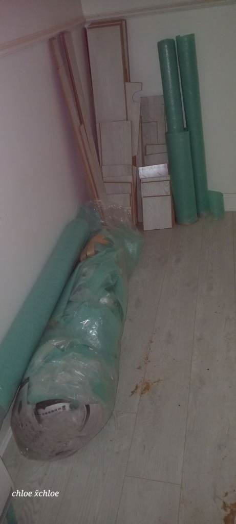 itle: Free Laminate Flooring & Underlay (Mixed Sizes) -