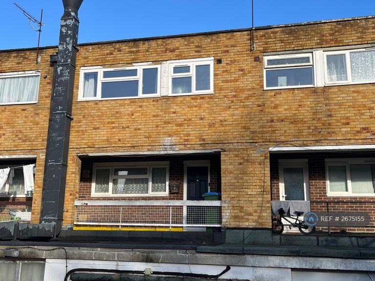 3 bedroom flat in Premier Parade, Southampton, SO18 (3 bed) (#2675155)