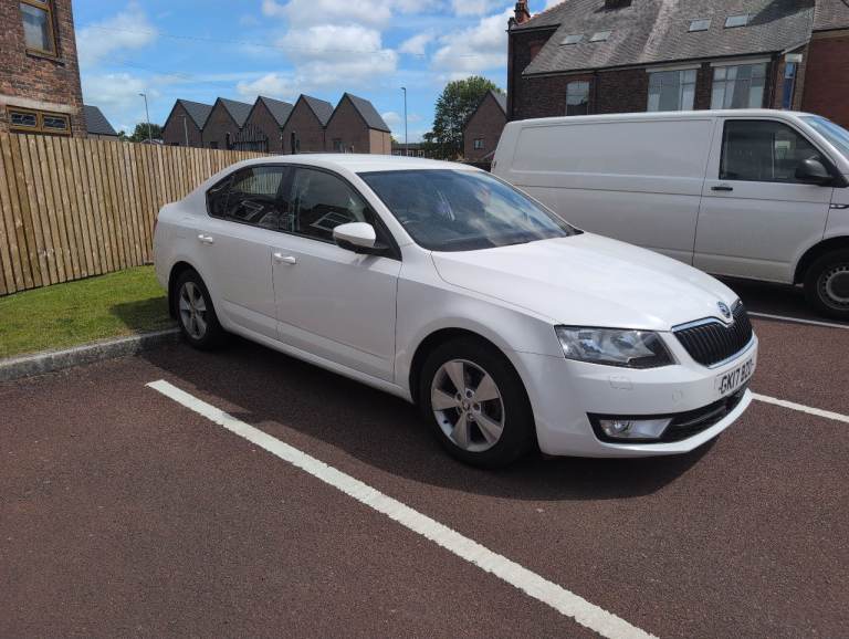 Skoda, OCTAVIA, Hatchback, 2017, Semi-Auto, 1395 (cc), 5 doors