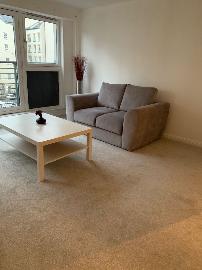 Two bedroom flat 5 minute walk from Glasgow city centre and finance district.