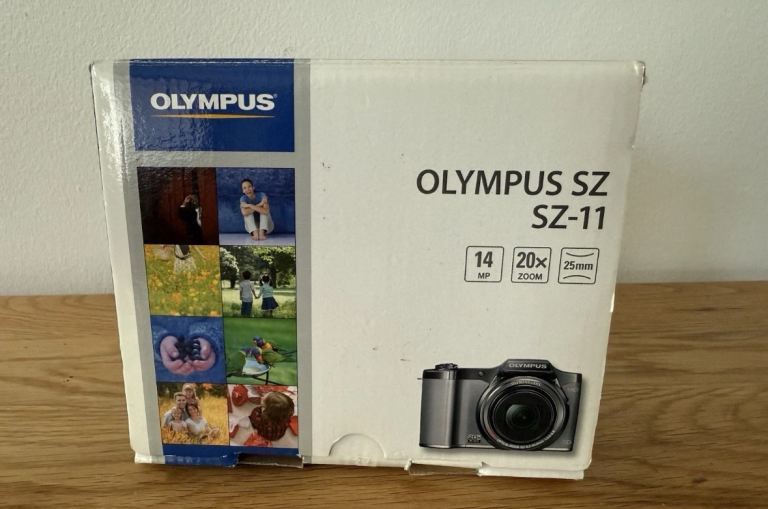 Olympus sz-11 digital camera + original box / Mint Condition