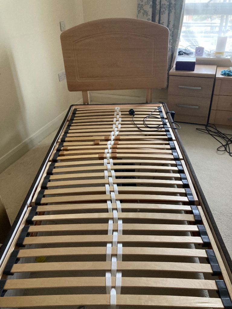 Electric adjustable bed