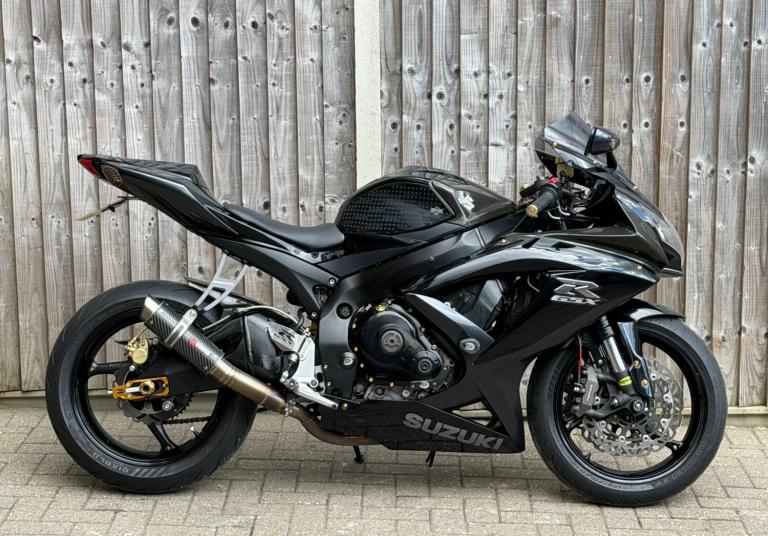 SUZUKI GSXR 750 K8 2008 (08) SUPER SPORT + CARBON + SCORPION EXHAUST + CARBON