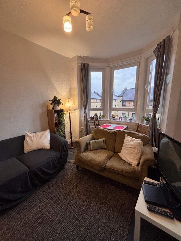Furnished 2 Bed Flat - Rutherglen 