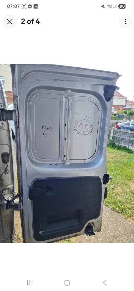 Vauxhall vivaro back doors 2015