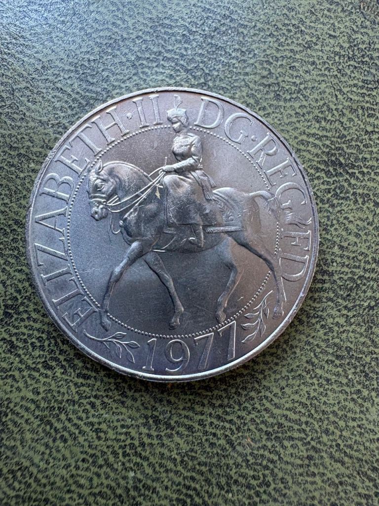 Queen Elizabeth II Silver Jubilee Crown Coin 1977