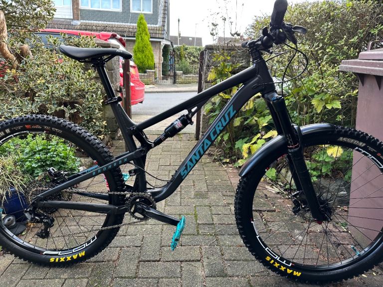 image for Santa Cruz Bronson mountain bike ( stunning condition)