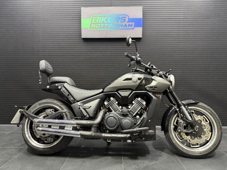 MBP Morbidelli C 1002 V 2024 less than 800 miles, Vance and Hines pipes