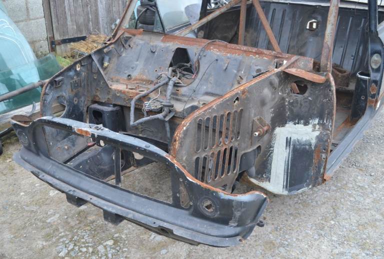 Classic Mini 'Park Lane' Bodyshell 'D Reg' with V5c Spares or Repairs 