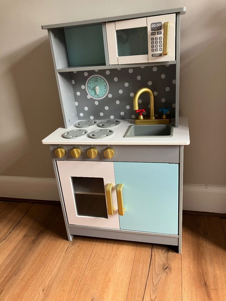 Little kitchen