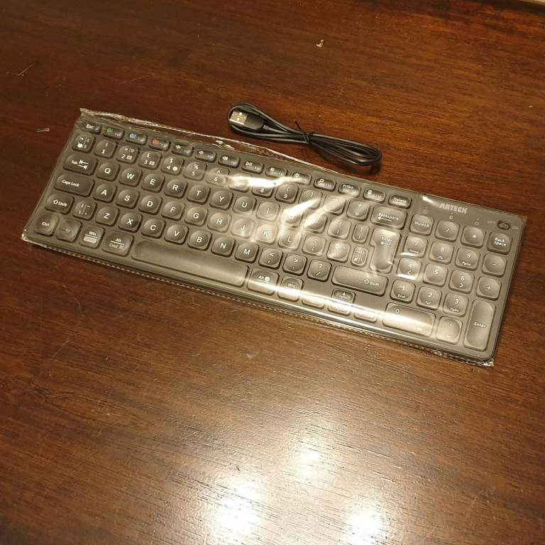 ARTECK Universal Multi-Device Bluetooth Keyboard