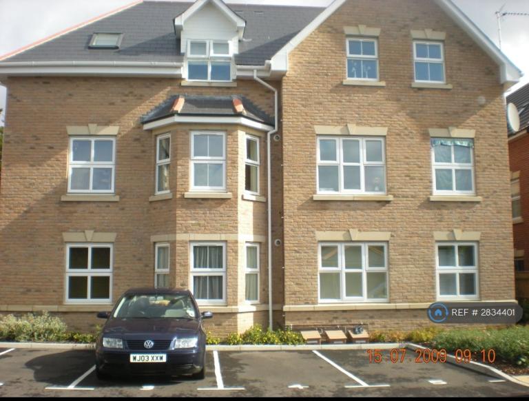2 bedroom flat in Richmond Park Road, Bournemouth, BH8 (2 bed) (#2834401)